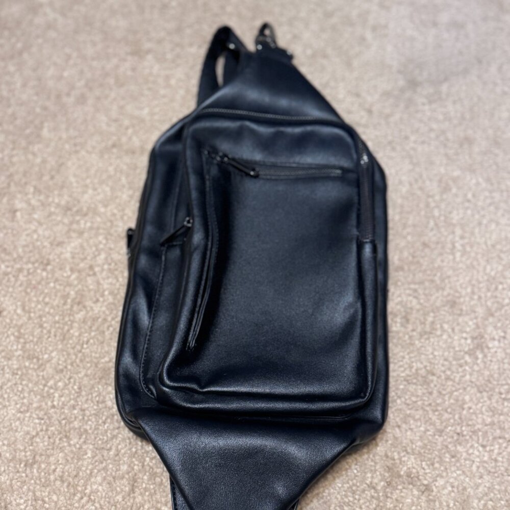 Black Large Leather Sling Pack OS